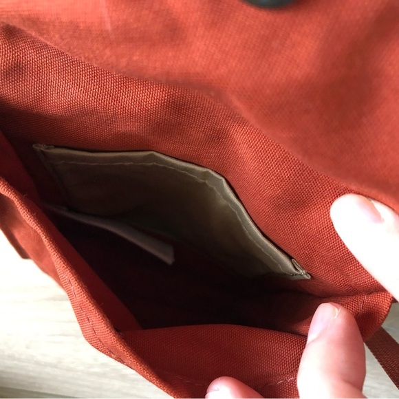 Fjallraven G-1000 HeavyDuty Eco Pocket Sized Shoulder Bag in Autumn Leaf - Picture 5 of 10